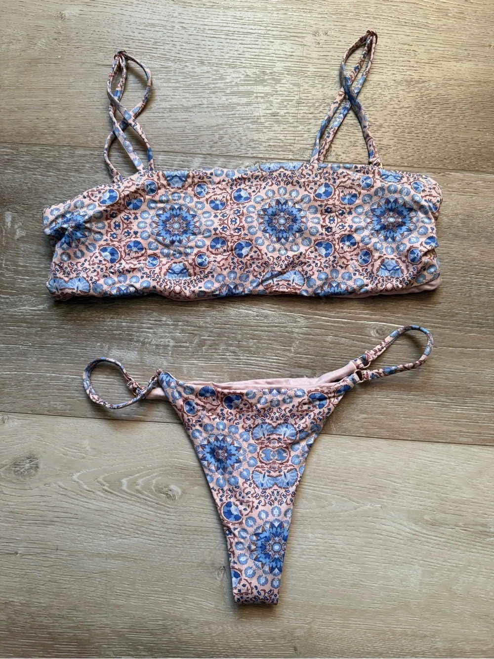 Frankie’s Bikinis Joy Bikini Set Moroccan Blues mosaic print size xs/s